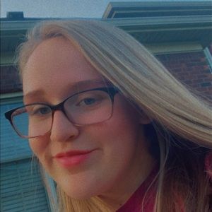 Meet your Posher, Maddie